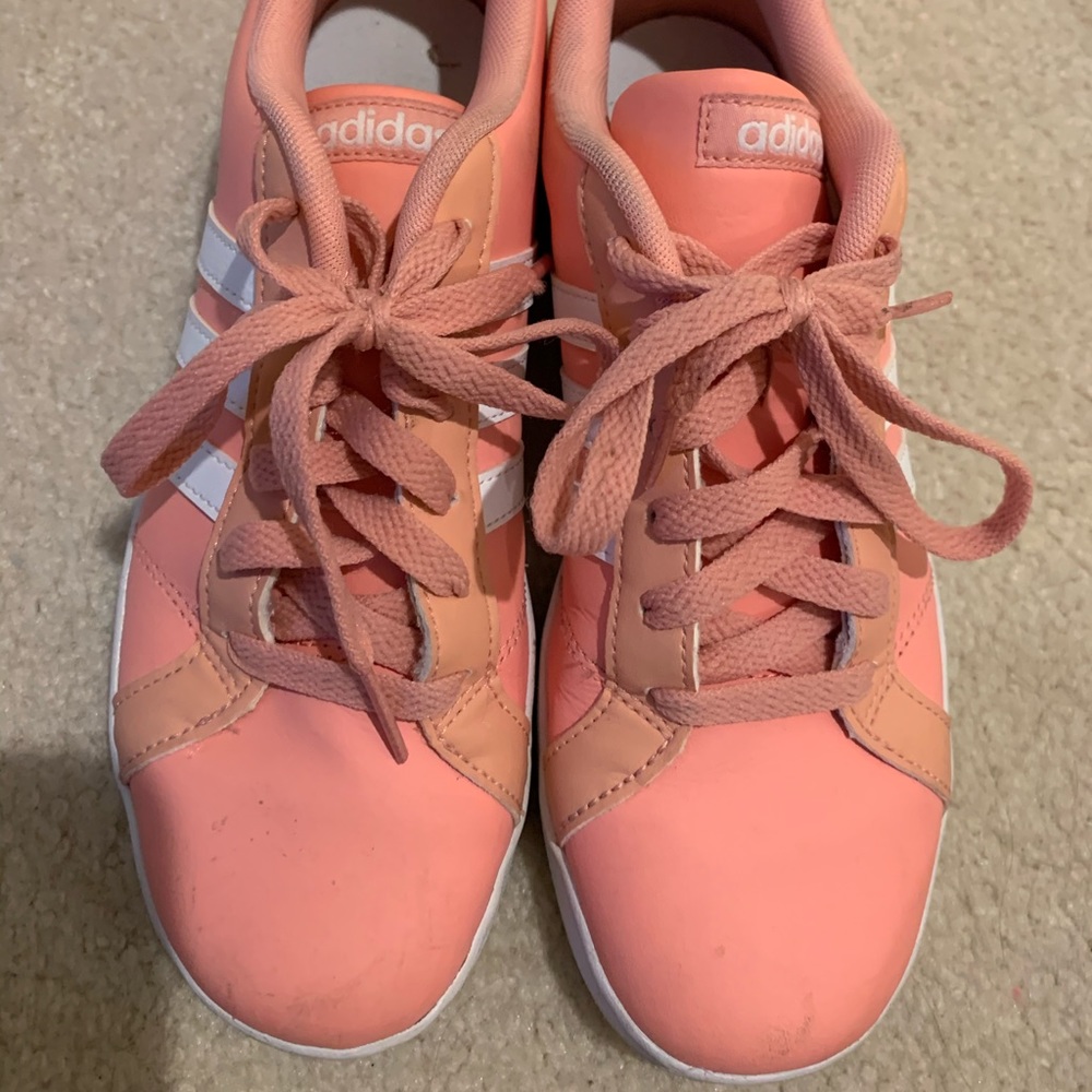 Adidas Sneakers